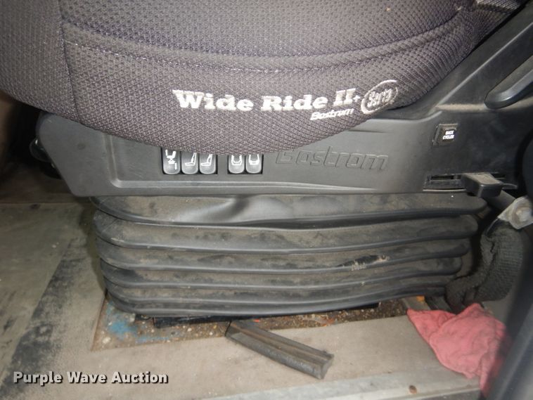 image for item DH2692 2007 International 9400i semi truck