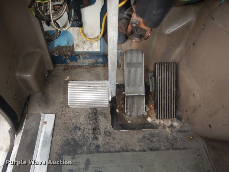 image for item DH2692 2007 International 9400i semi truck