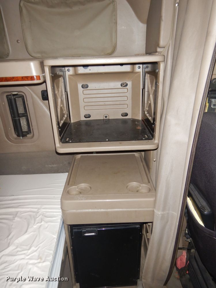 image for item DH2692 2007 International 9400i semi truck