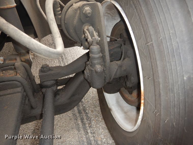 image for item DH2692 2007 International 9400i semi truck