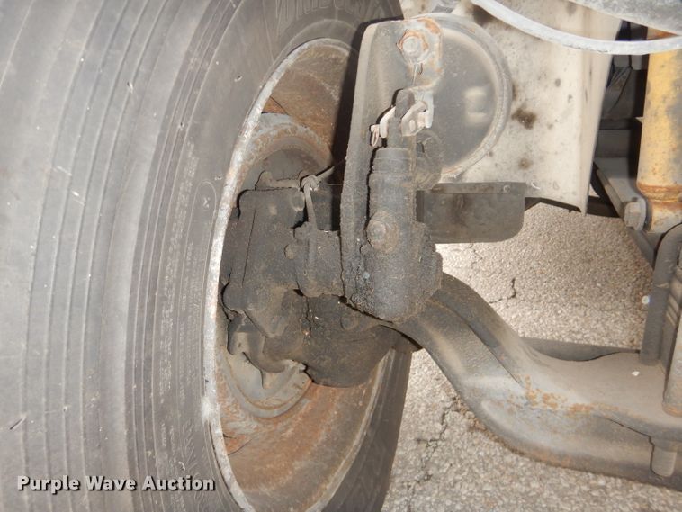 image for item DH2692 2007 International 9400i semi truck