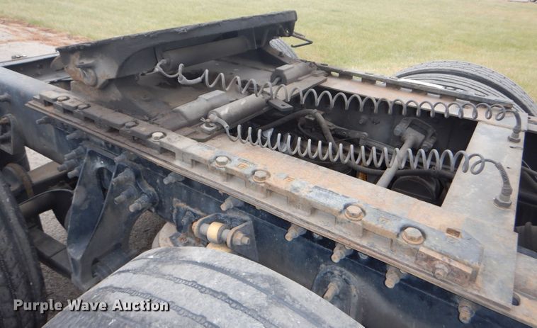 image for item DH2692 2007 International 9400i semi truck