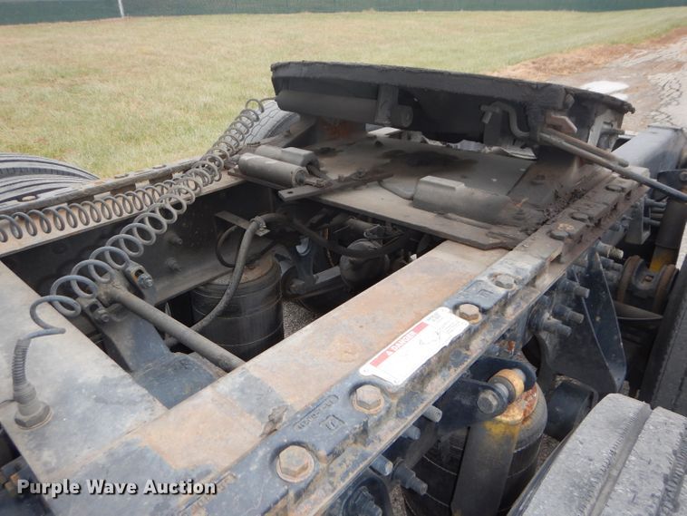 image for item DH2692 2007 International 9400i semi truck