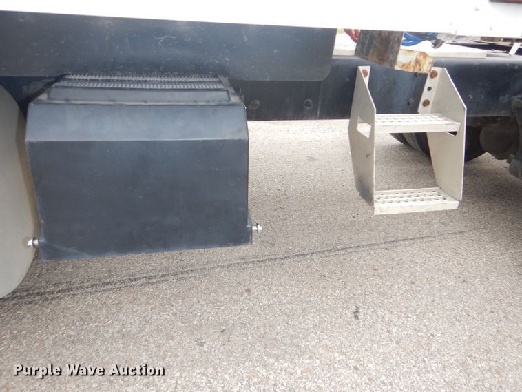 image for item DH2692 2007 International 9400i semi truck