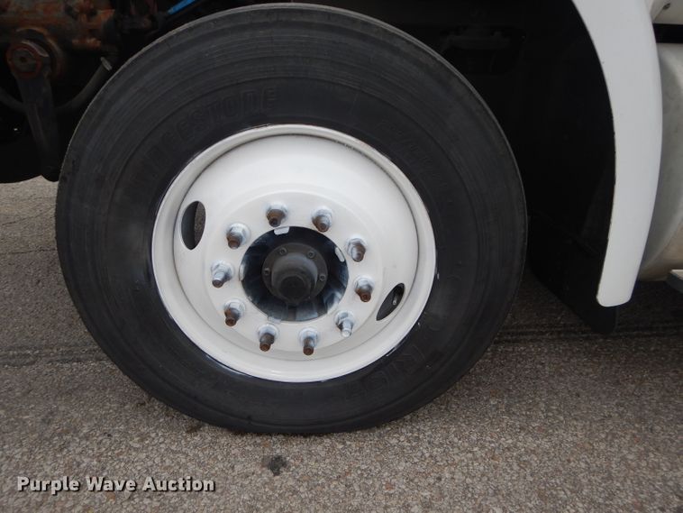 image for item DH2692 2007 International 9400i semi truck