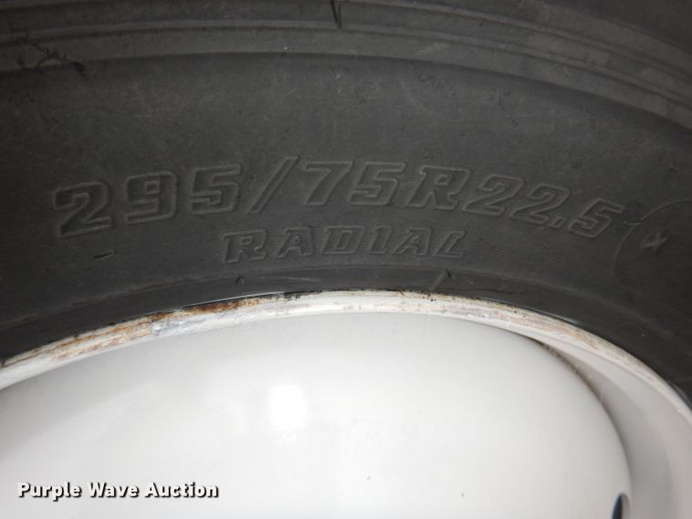 image for item DH2692 2007 International 9400i semi truck