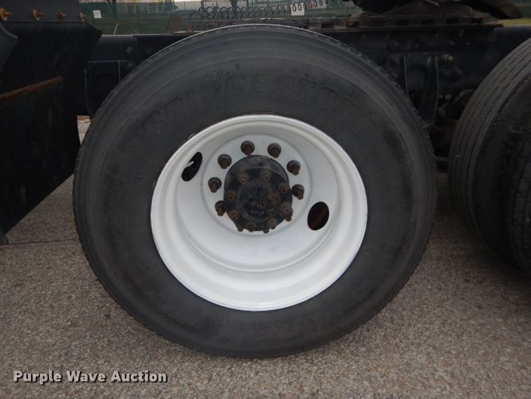 image for item DH2692 2007 International 9400i semi truck