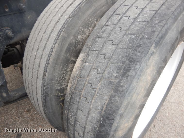 image for item DH2692 2007 International 9400i semi truck