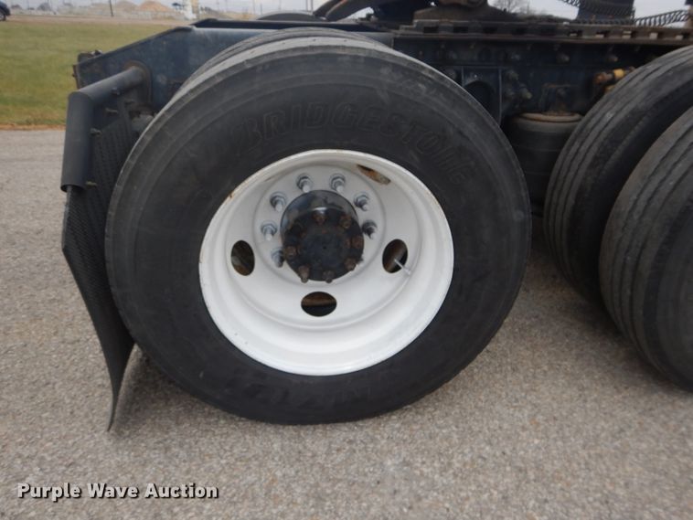 image for item DH2692 2007 International 9400i semi truck