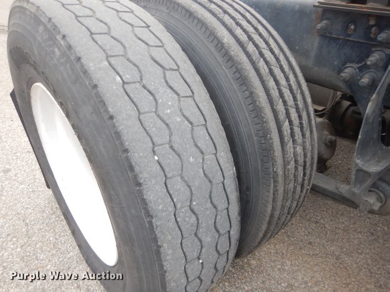 image for item DH2692 2007 International 9400i semi truck