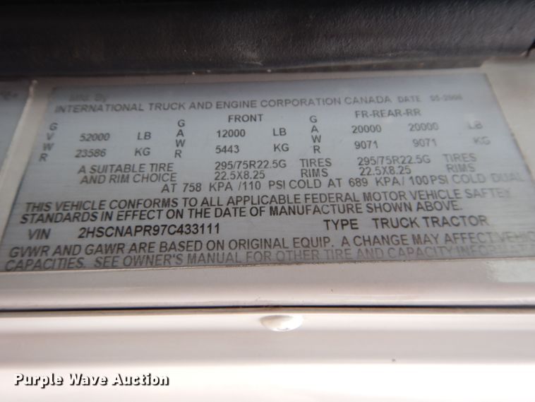 image for item DH2692 2007 International 9400i semi truck