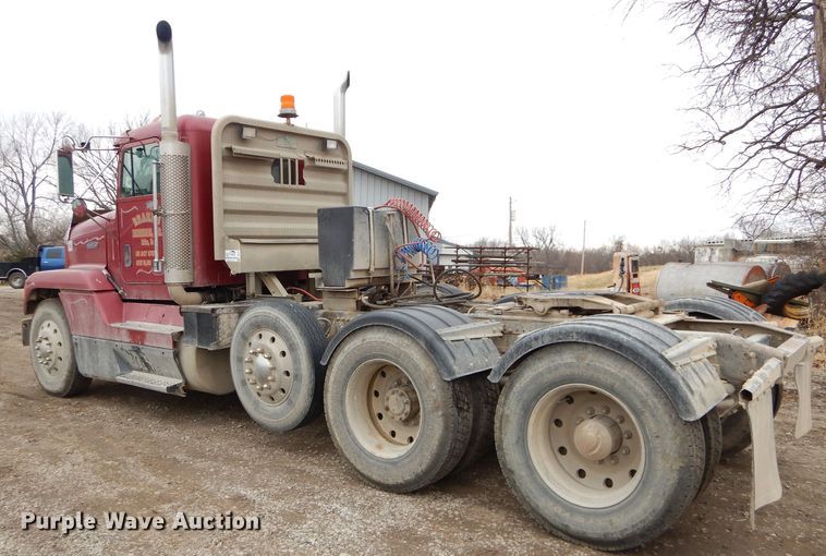 image for item DH2745 1990 Freightliner FLD120 semi truck