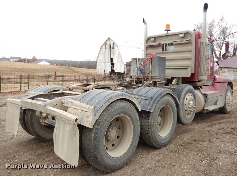 image for item DH2745 1990 Freightliner FLD120 semi truck