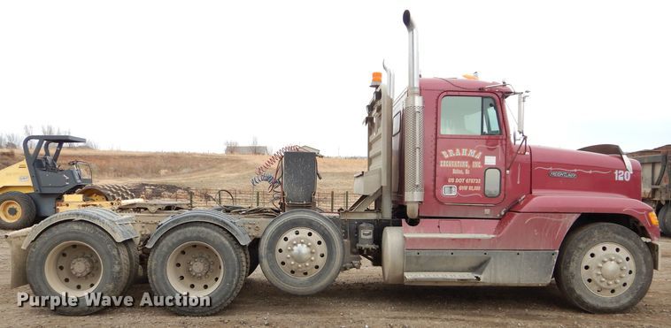 image for item DH2745 1990 Freightliner FLD120 semi truck