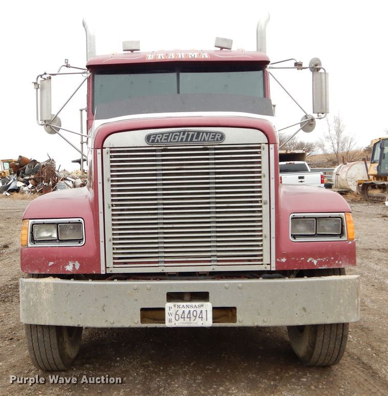 image for item DH2745 1990 Freightliner FLD120 semi truck