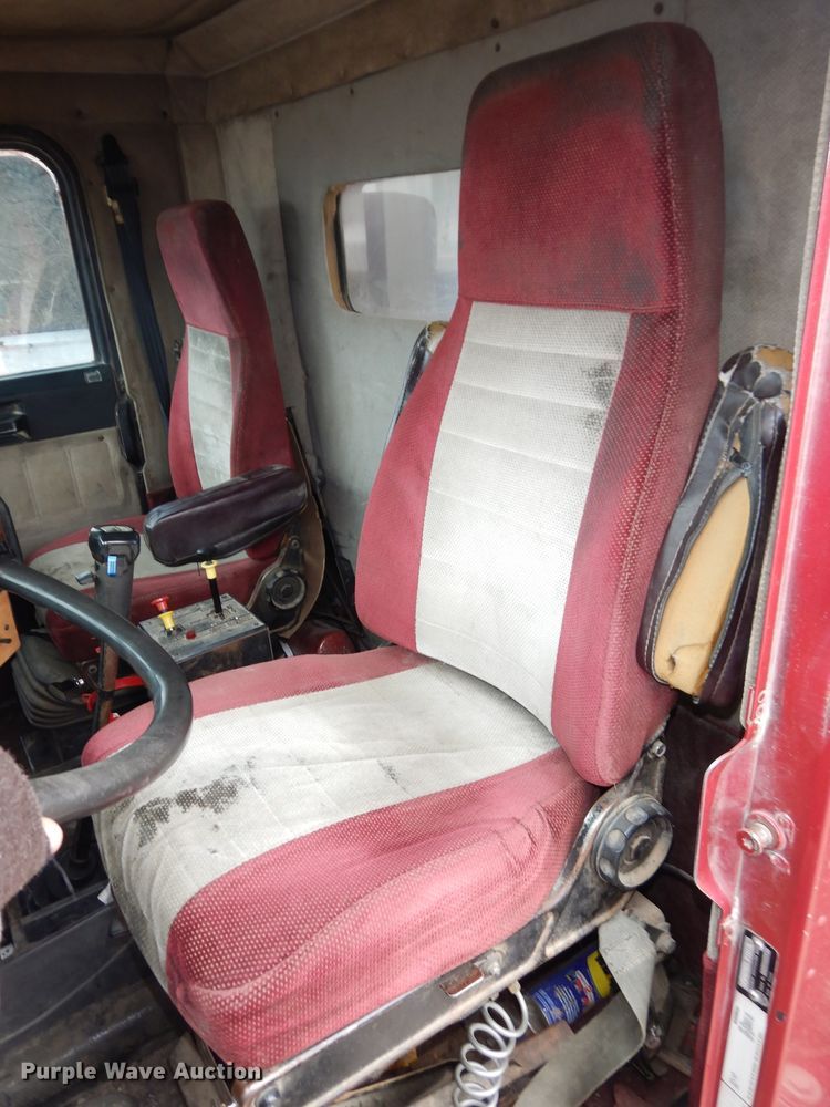 image for item DH2745 1990 Freightliner FLD120 semi truck