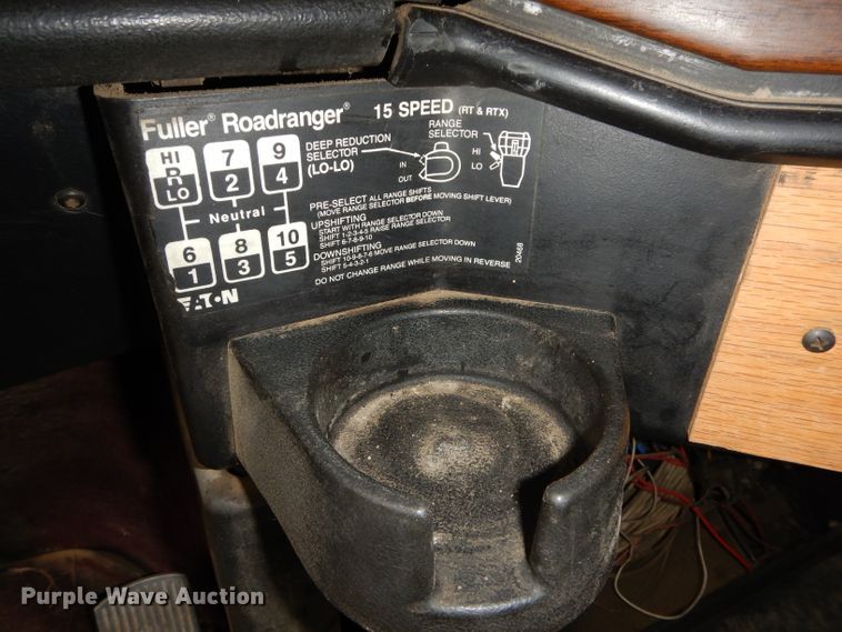 image for item DH2745 1990 Freightliner FLD120 semi truck