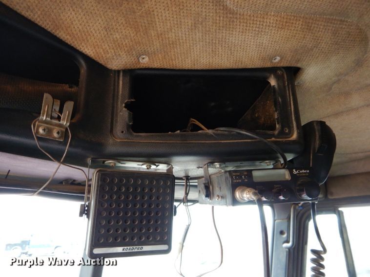 image for item DH2745 1990 Freightliner FLD120 semi truck