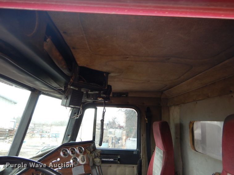 image for item DH2745 1990 Freightliner FLD120 semi truck