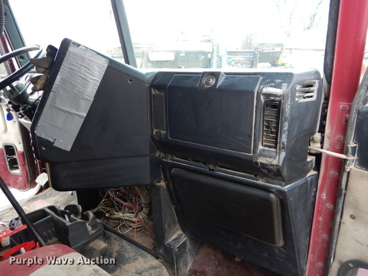 image for item DH2745 1990 Freightliner FLD120 semi truck