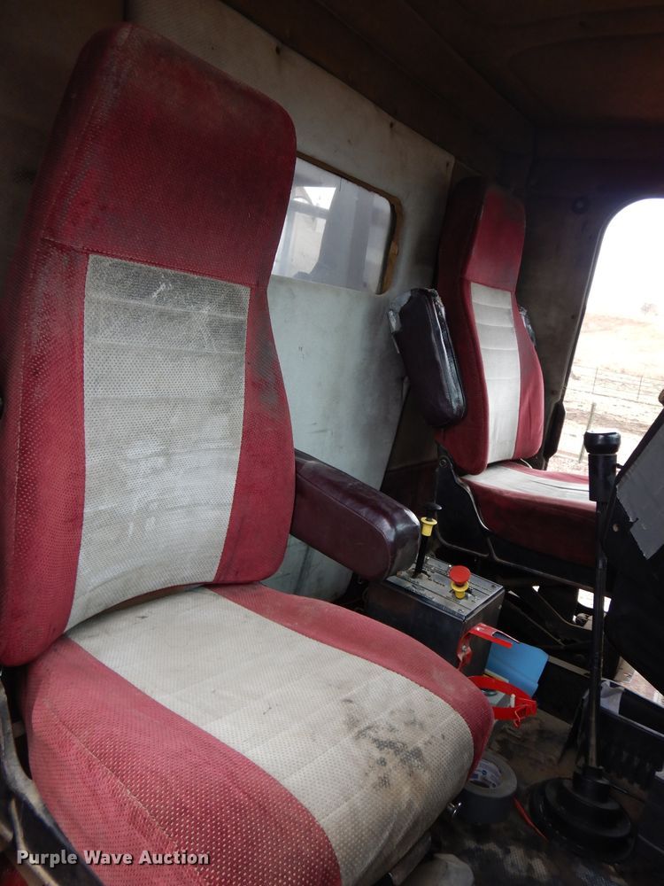 image for item DH2745 1990 Freightliner FLD120 semi truck