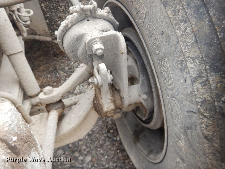 image for item DH2745 1990 Freightliner FLD120 semi truck