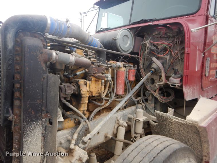 image for item DH2745 1990 Freightliner FLD120 semi truck