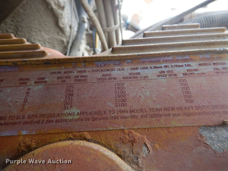 image for item DH2745 1990 Freightliner FLD120 semi truck