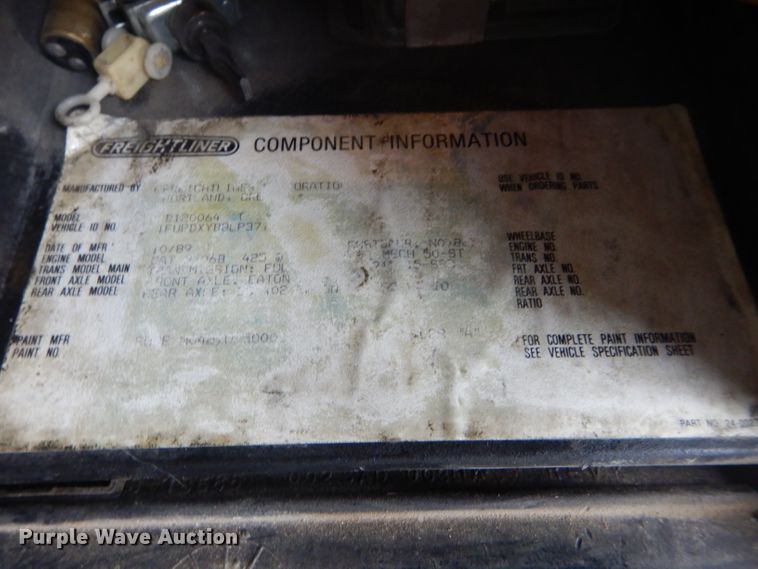 image for item DH2745 1990 Freightliner FLD120 semi truck