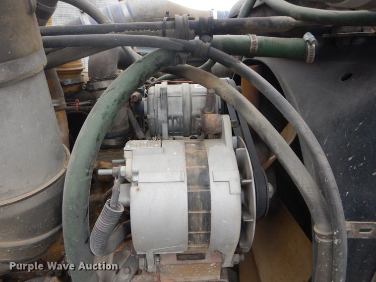 image for item DH2745 1990 Freightliner FLD120 semi truck