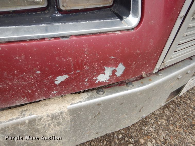 image for item DH2745 1990 Freightliner FLD120 semi truck