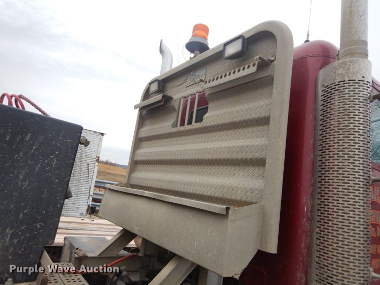 image for item DH2745 1990 Freightliner FLD120 semi truck