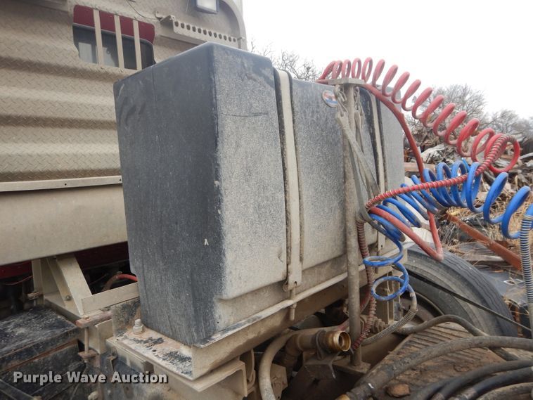 image for item DH2745 1990 Freightliner FLD120 semi truck