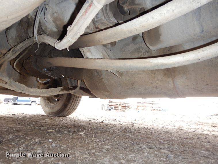 image for item DH2745 1990 Freightliner FLD120 semi truck