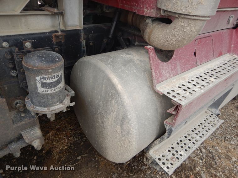 image for item DH2745 1990 Freightliner FLD120 semi truck