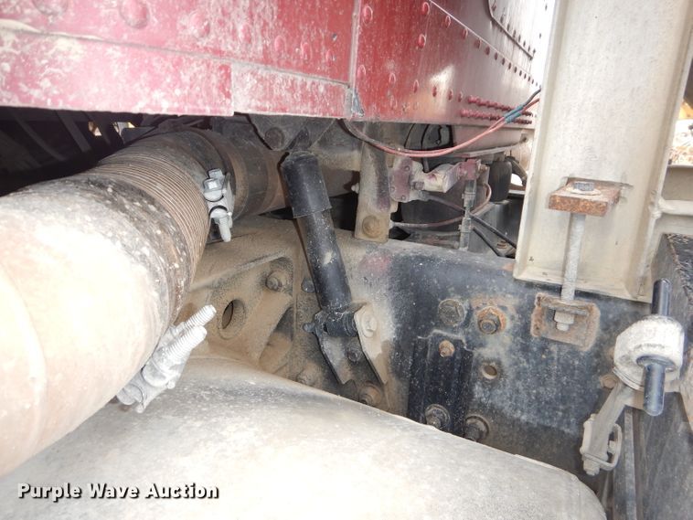 image for item DH2745 1990 Freightliner FLD120 semi truck