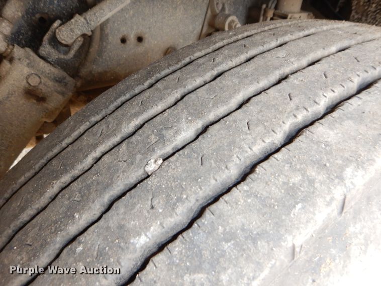 image for item DH2745 1990 Freightliner FLD120 semi truck