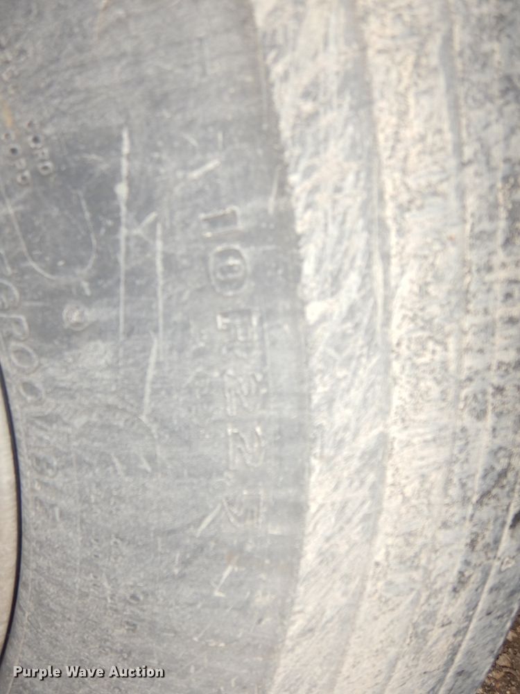 image for item DH2745 1990 Freightliner FLD120 semi truck