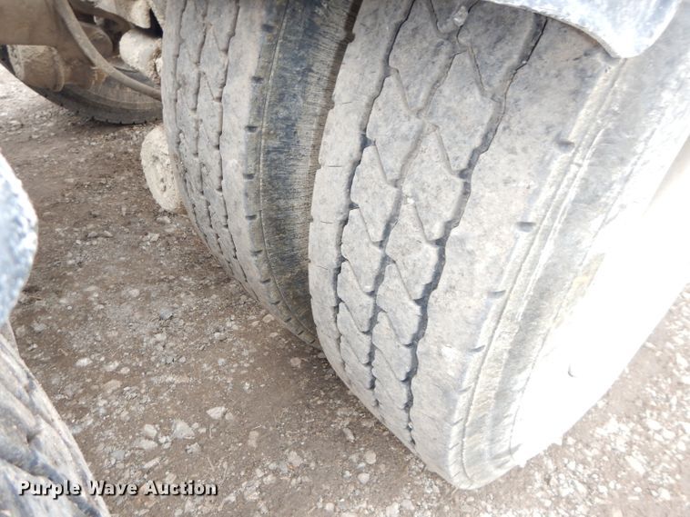 image for item DH2745 1990 Freightliner FLD120 semi truck