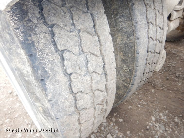 image for item DH2745 1990 Freightliner FLD120 semi truck