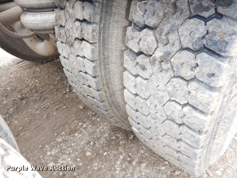 image for item DH2745 1990 Freightliner FLD120 semi truck