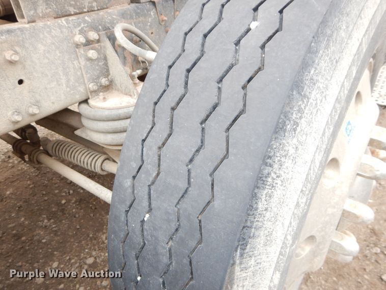 image for item DH2745 1990 Freightliner FLD120 semi truck