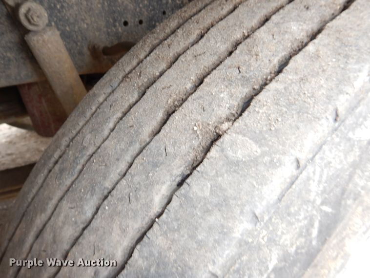 image for item DH2745 1990 Freightliner FLD120 semi truck