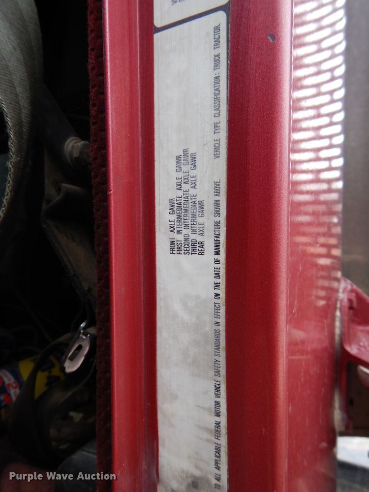 image for item DH2745 1990 Freightliner FLD120 semi truck