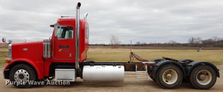 image for item DH4274 1999 Peterbilt 378 semi truck