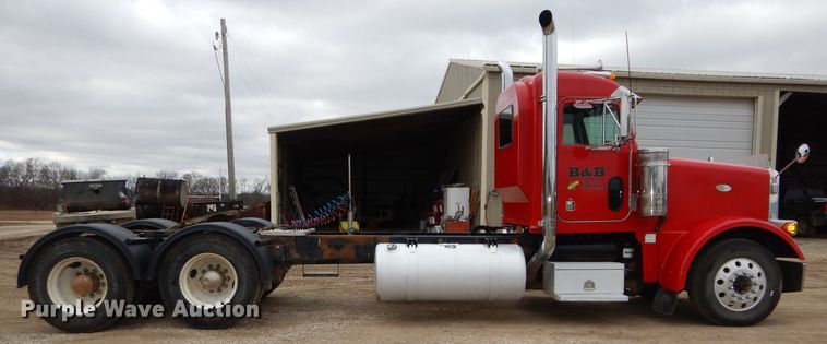 image for item DH4274 1999 Peterbilt 378 semi truck