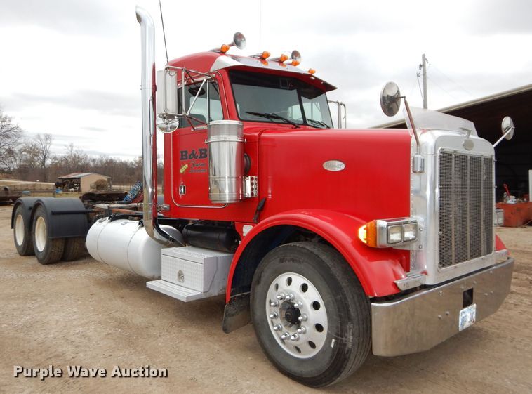 image for item DH4274 1999 Peterbilt 378 semi truck