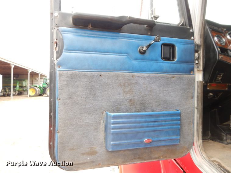 image for item DH4274 1999 Peterbilt 378 semi truck