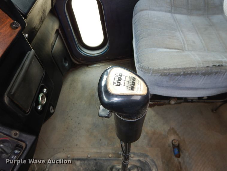 image for item DH4274 1999 Peterbilt 378 semi truck