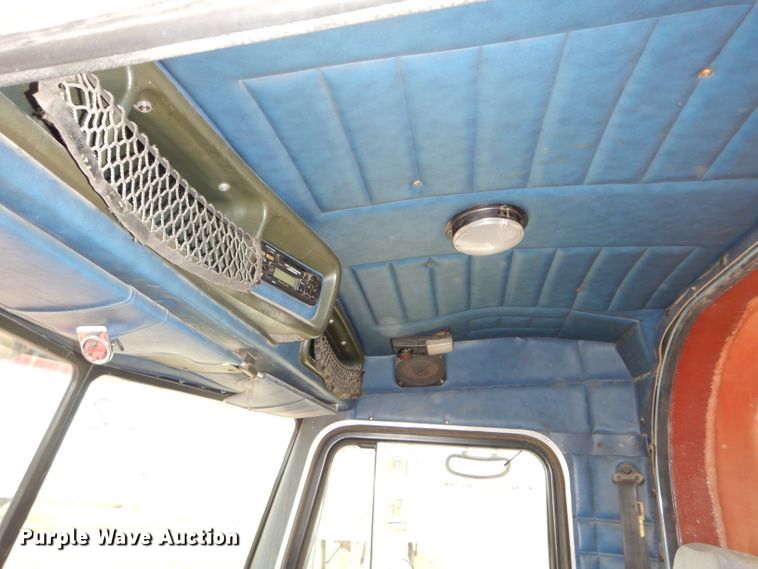 image for item DH4274 1999 Peterbilt 378 semi truck